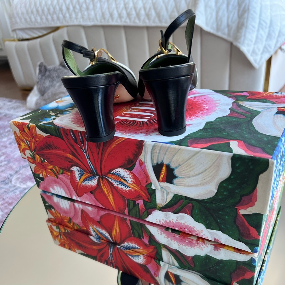 GUCCI MALAGA GG HALF MOON SLING BACK PUMPS